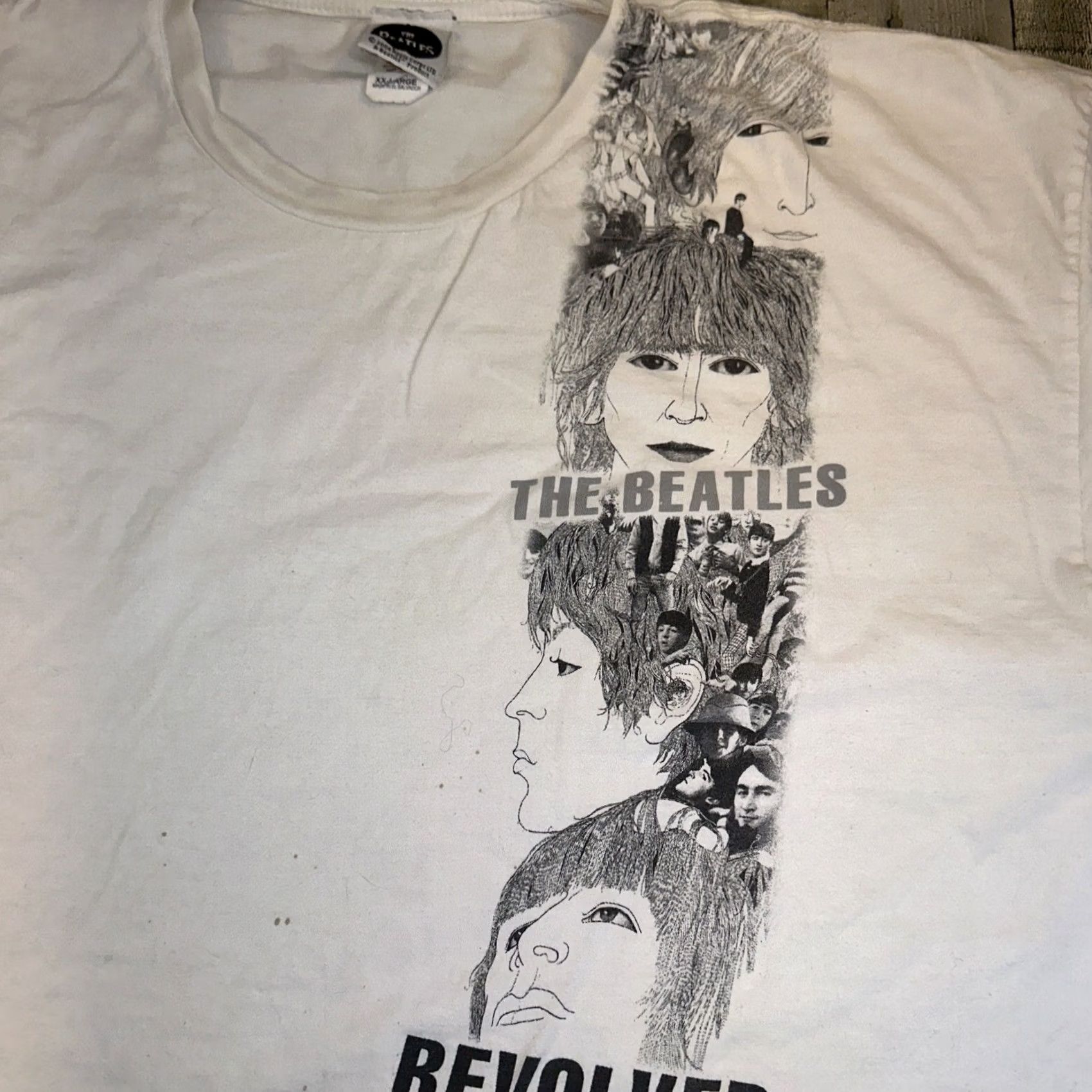 Vintage VINTAGE? The Beatles Revolver Graphic Print Shirt White XXLarge Men 2XL Short Sleeve Cotton T-Shirt #Band Size US XXL / EU 58 / 5 - 2 Thumbnail