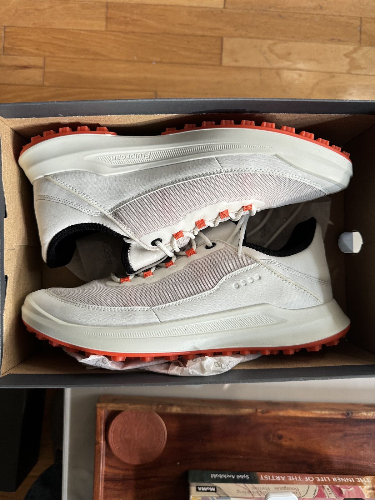 Ecco Brand new in box Ecco Golf Shoe 10.5 Size US 10.5 / EU 43-44 - 6 Thumbnail
