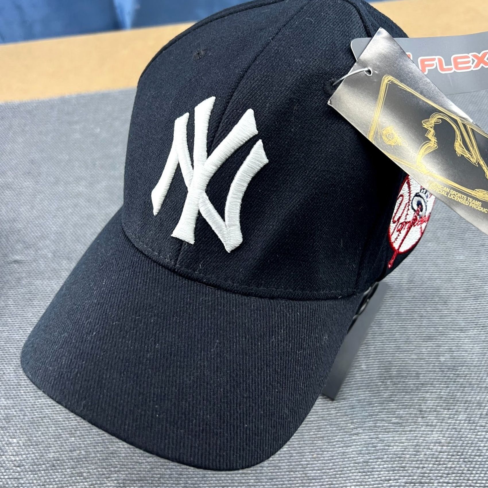 MLB VINTAGE New York Yankees Flexfit Cap MLB Black One Size Unisex Adults Cotton Canvas MLB Cap Snapback Quick Dry Size ONE SIZE - 2 Thumbnail