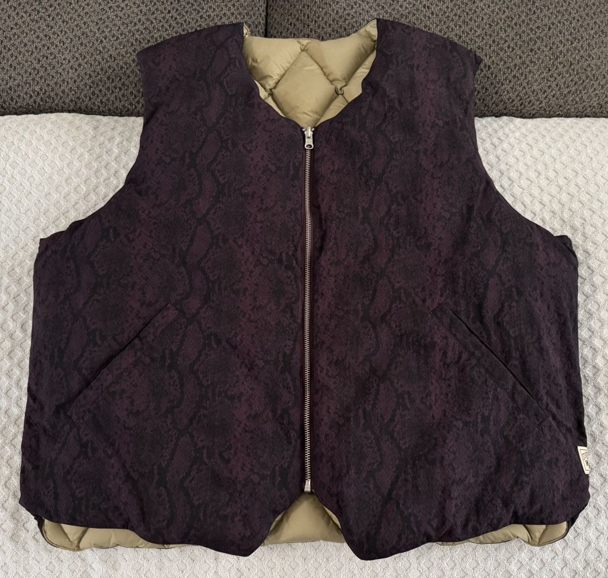 トップス stussygear PYTHON REVERSIBLE VEST L Stüssy: Python Reversible Vest (Bone) | DSMNY E-SHOP