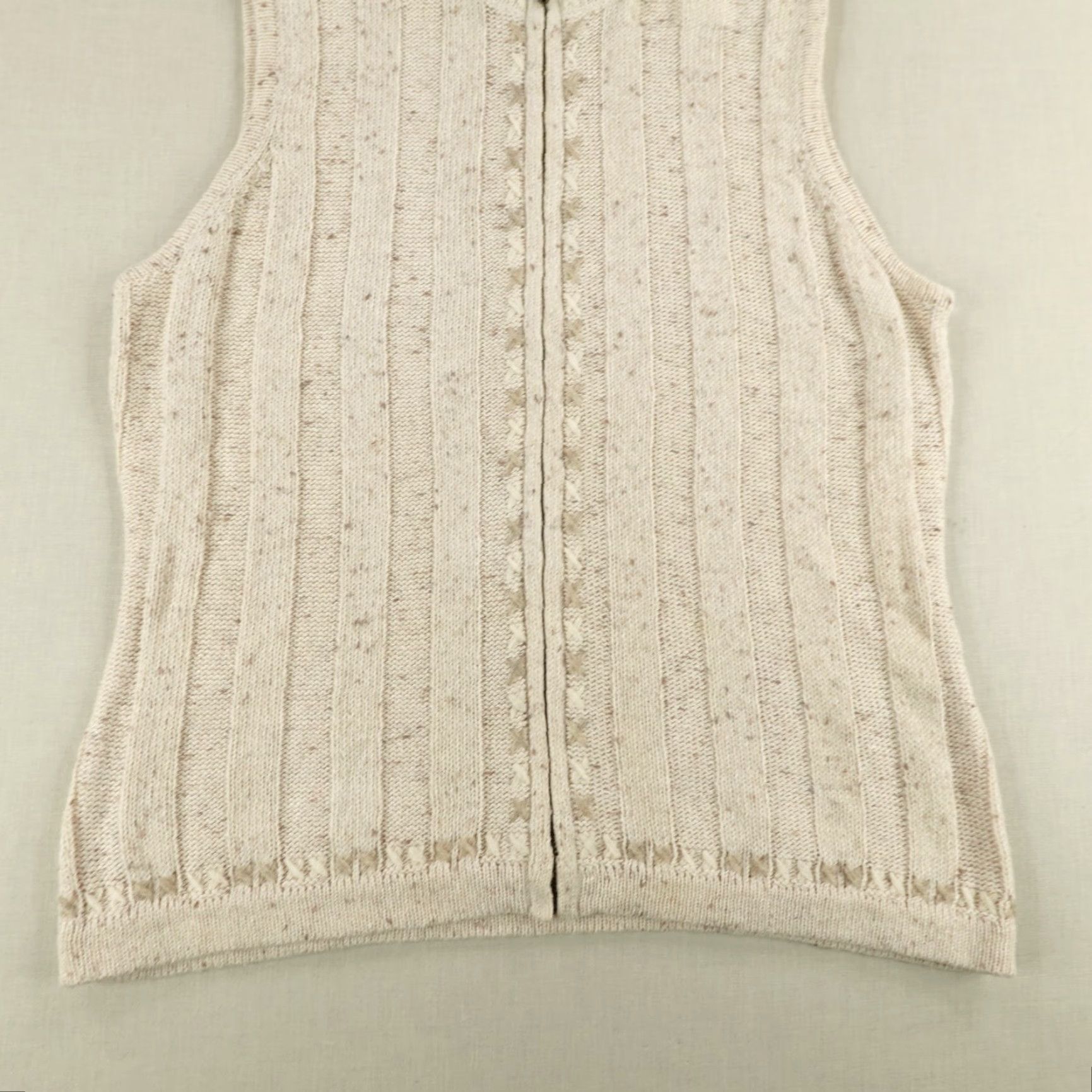 Vintage VINTAGE Woolrich Sweater Vest Women's Small Casual Knit Sleeveless Full Zip Tan Wool Blend Size S / US 4 / IT 40 - 3 Thumbnail