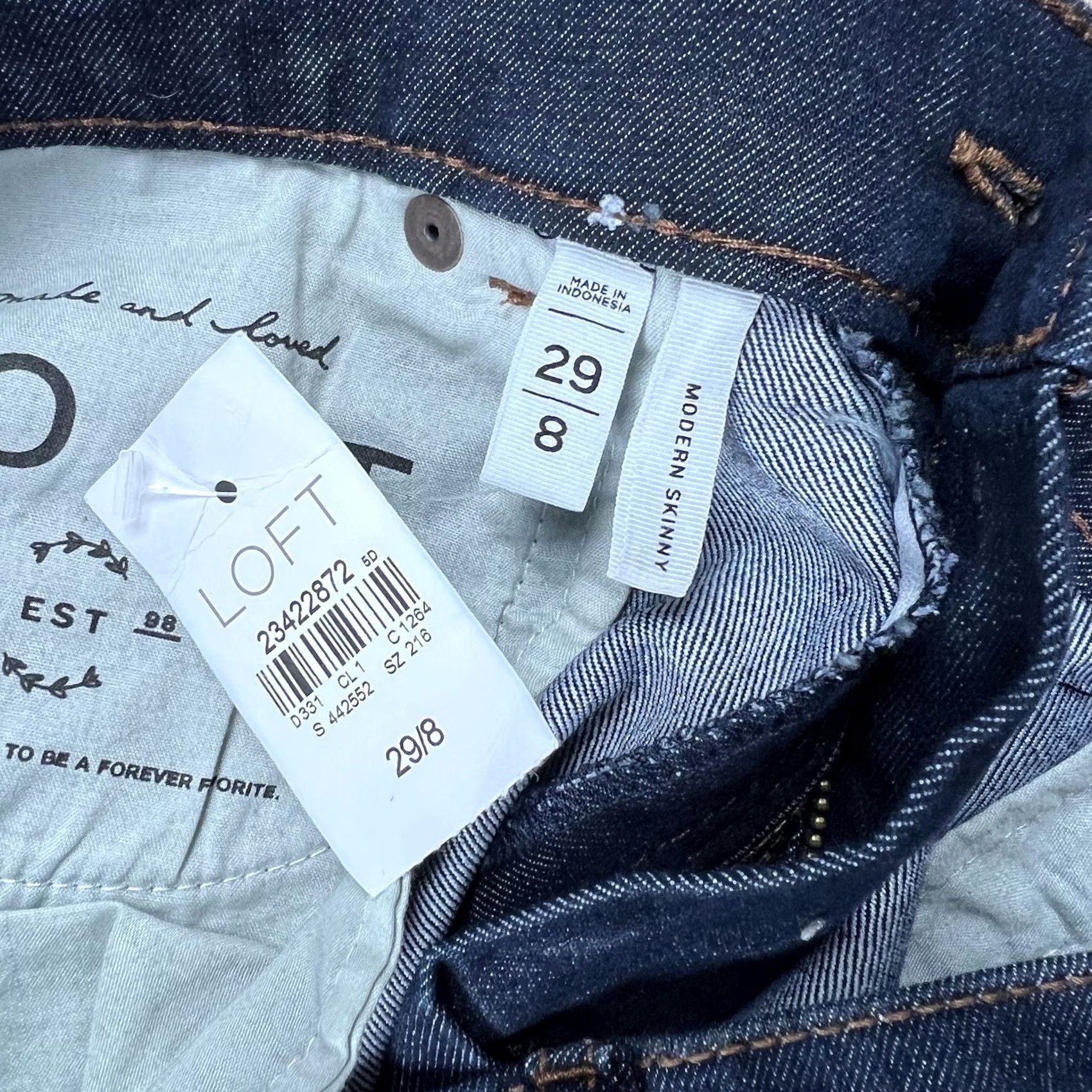 Ann Taylor NWT Ann Taylor Loft Blue Denim Modern Skinny Jeans Women's Size 8 Mea 33x28 Slim Stretch 5-Pocket Denim Jeans Womens Size 30" / US 8 / IT 44 - 2 Thumbnail