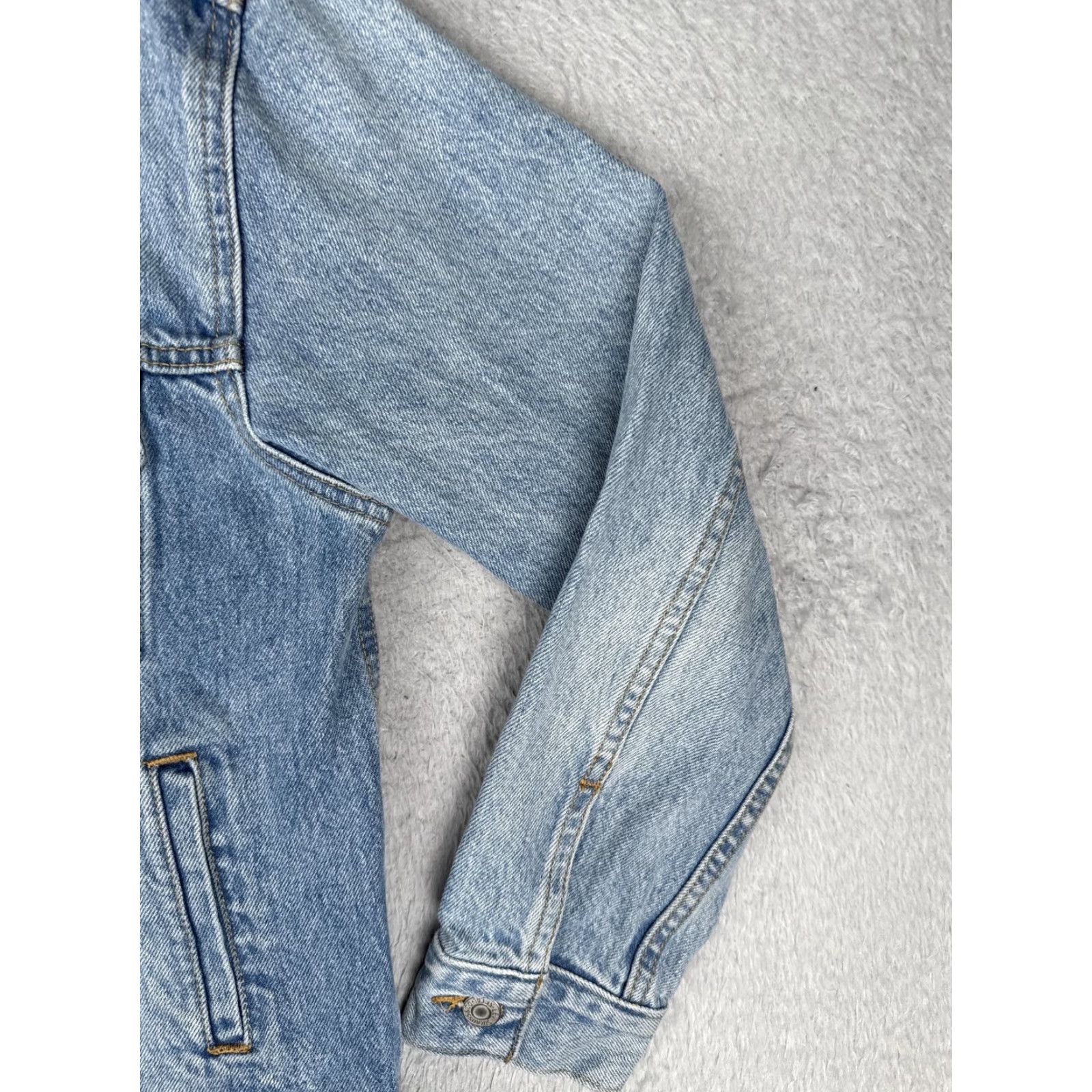 Levi's Levi's Premium Jacket Women Small Blue Denim Trucker Jacket Button Front Pockets Regular Fit Short Length Vintage: No Size S / US 4 / IT 40 - 2 Thumbnail