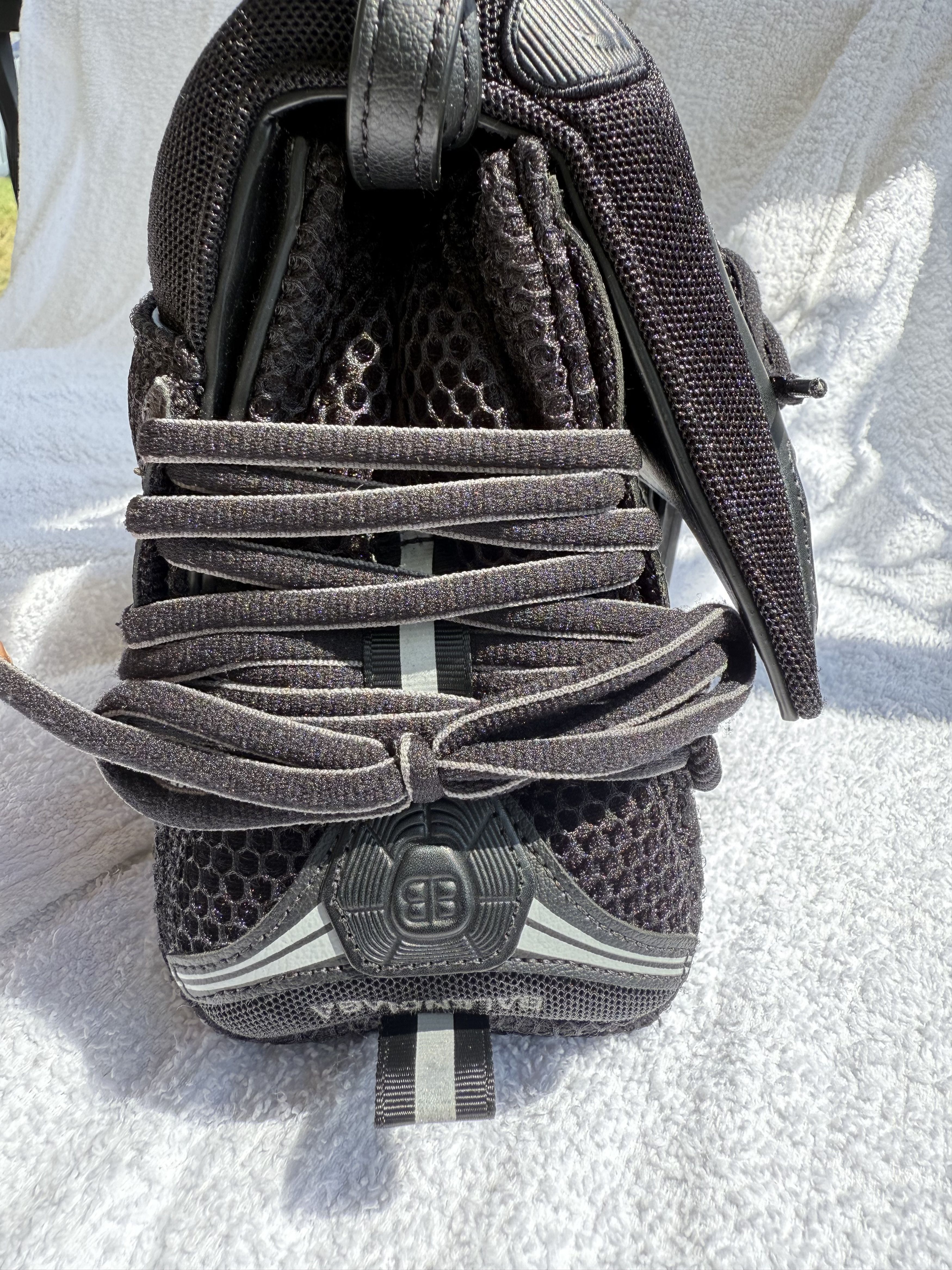 Balenciaga Balenciaga Sneaker Head Mesh Crossbody Size ONE SIZE - 9 Thumbnail