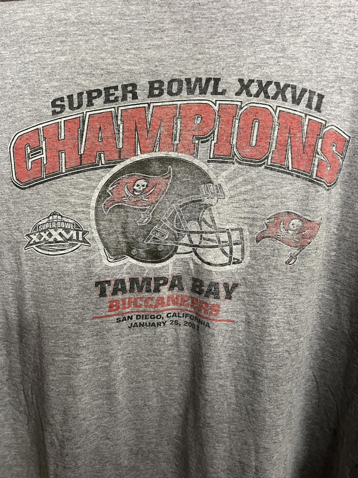 NFL Vintage Buccaneers Super Bowl Champs T-shirt XXXVII -L Size US XXL / EU 58 / 5 - 3 Thumbnail