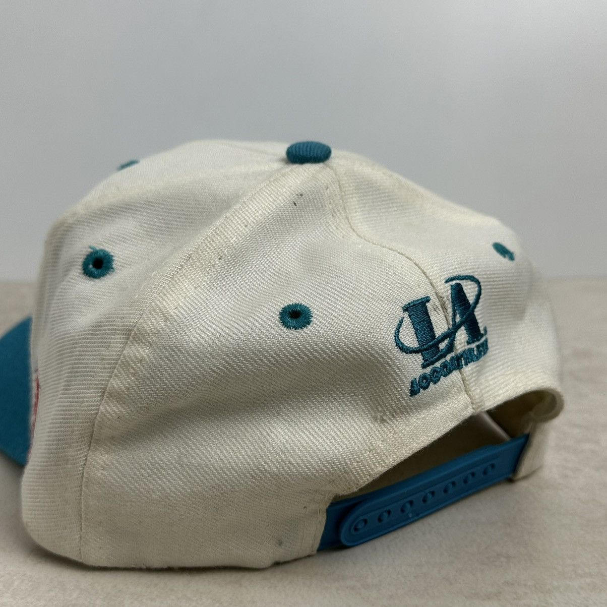 Logo Athletic × NBA × Vintage Vintage 90s Shark Tooth Charlotte Hornets Gen 1 Hat Size ONE SIZE - 4 Thumbnail