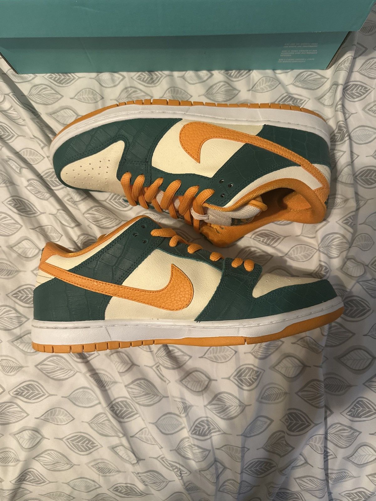 Nike SB Legion Pine/Kumquat-Flat Opal Vert / Ten Or Beige Size US 9 / EU 42 - 2 Thumbnail