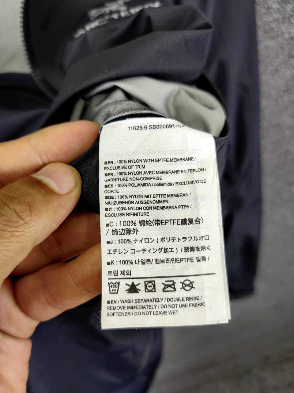 Arc'teryx × Vintage Arcteryx Goretex Outdoor Jacket Size S / US 4 / IT 40 - 15 Thumbnail