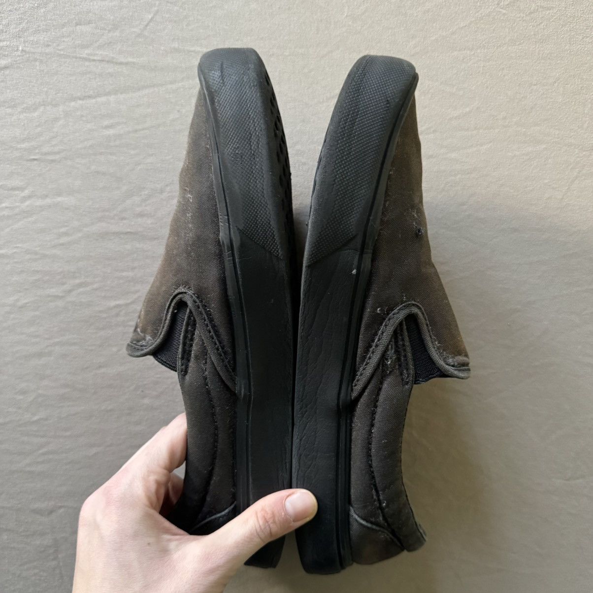 Vans Vans Classic UltraCush Slip-On Sneakers Size US 7 / EU 40 - 2 Thumbnail