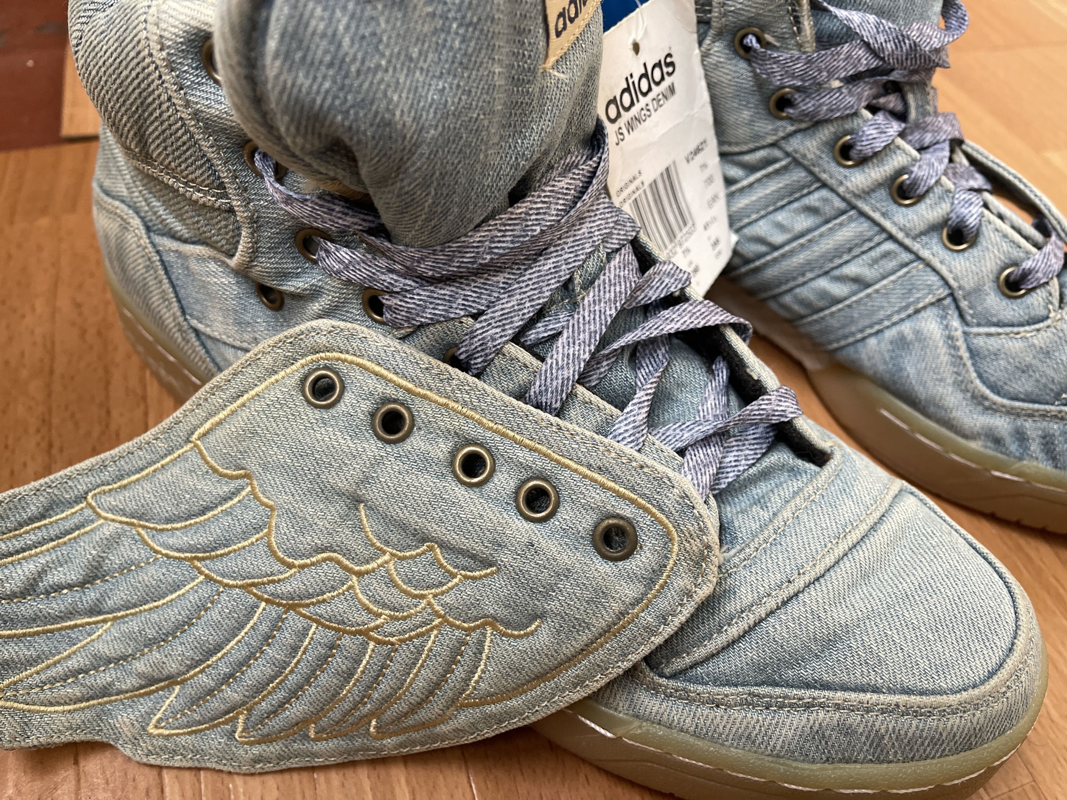 Adidas × Jeremy Scott Adidas Originals sneakers, Jeremy Scott Wings shoes, v24621 Size US 8 / EU 41 - 9 Thumbnail