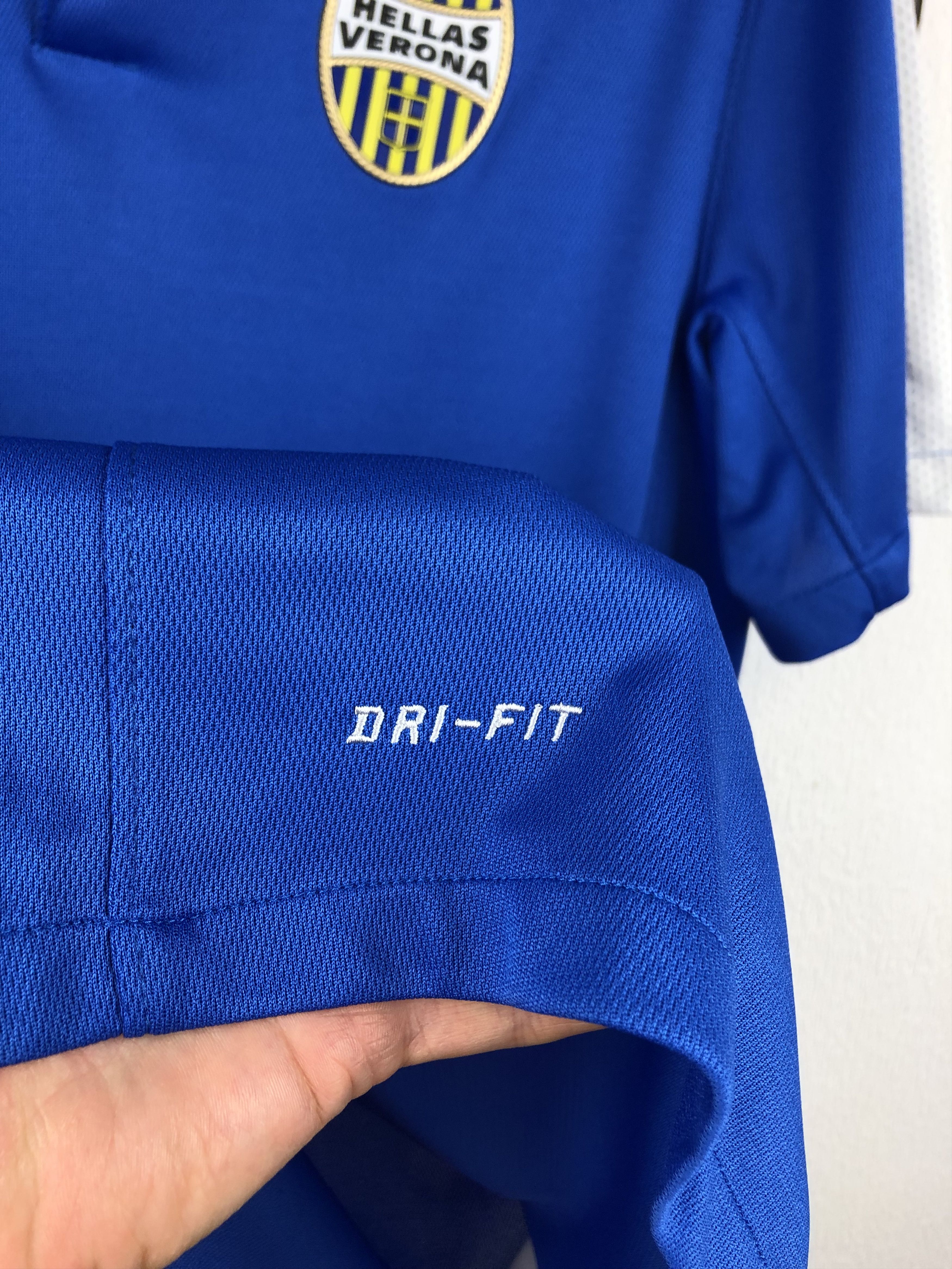 Nike Hellas Verona Football Shirt Nike Jersey Maglia Tee Hype Size US M / EU 48-50 / 2 - 8 Thumbnail