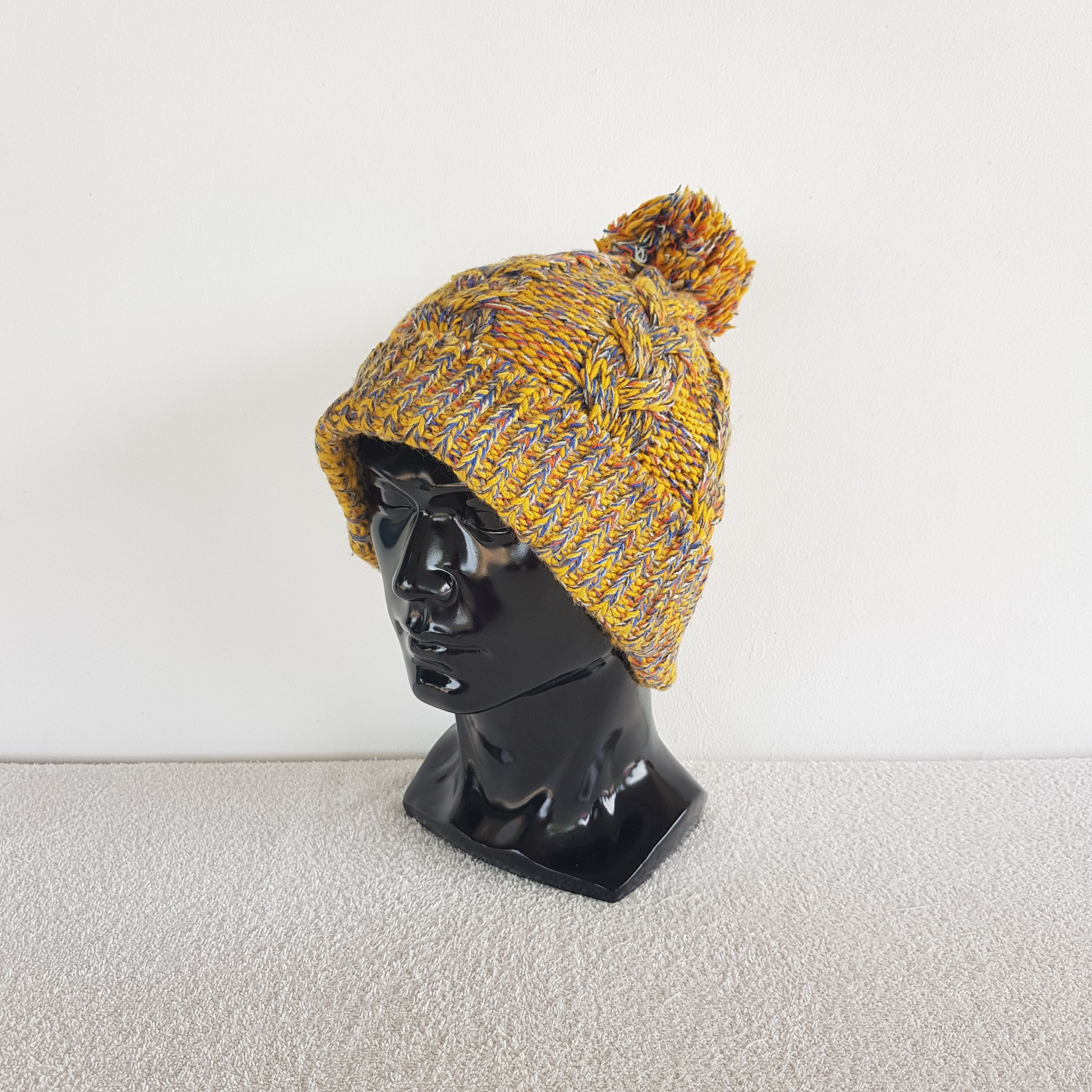 Japanese Brand Vintage Japanese Cable Knit Beanie Homeless Snow Caps Hats Size ONE SIZE - 1 Thumbnail