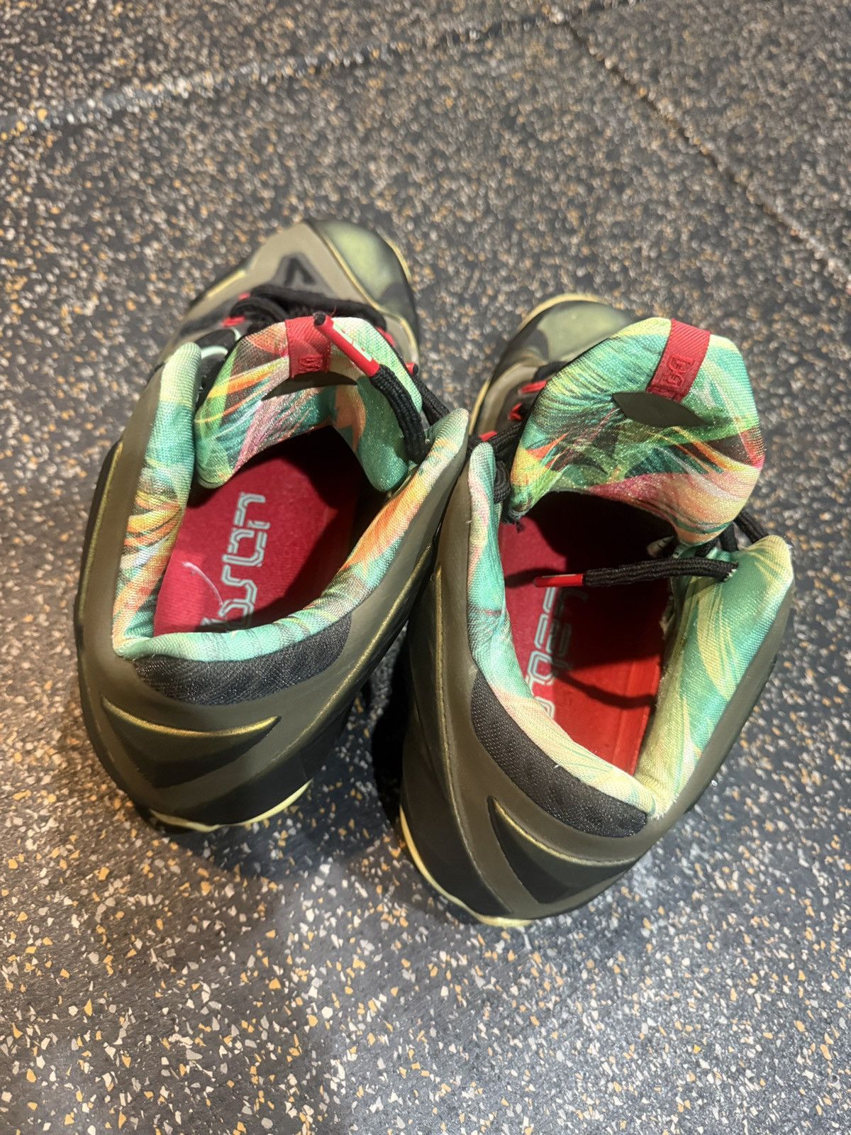 Nike Lebron 11 Kings Pride Size 9 Size US 9 / EU 42 - 4 Thumbnail
