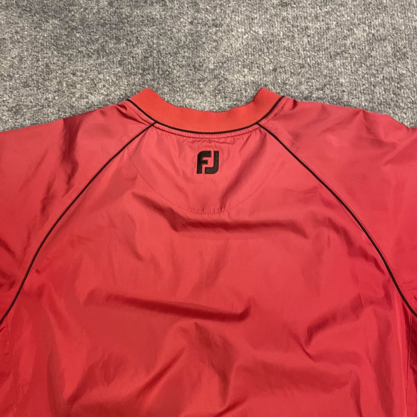 Footjoy FootJoy Jacket Windbreaker Short Sleeve Pullover Mens M Red Golf Windshirt V Neck Pockets Zipped Pockets Elastic Hem Size US M / EU 48-50 / 2 - 3 Thumbnail
