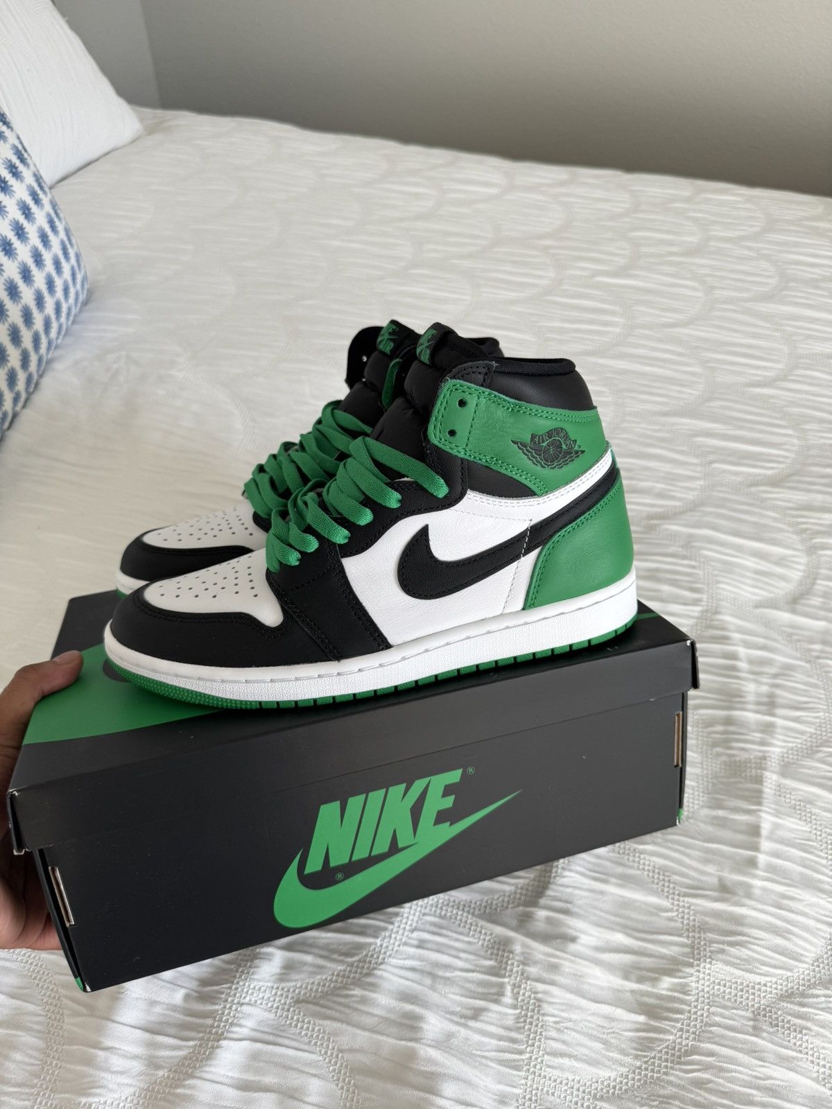Jordan Brand Jordan Retro 1 High “Lucky Green” Size US 7.5 / EU 40-41 - 2 Thumbnail