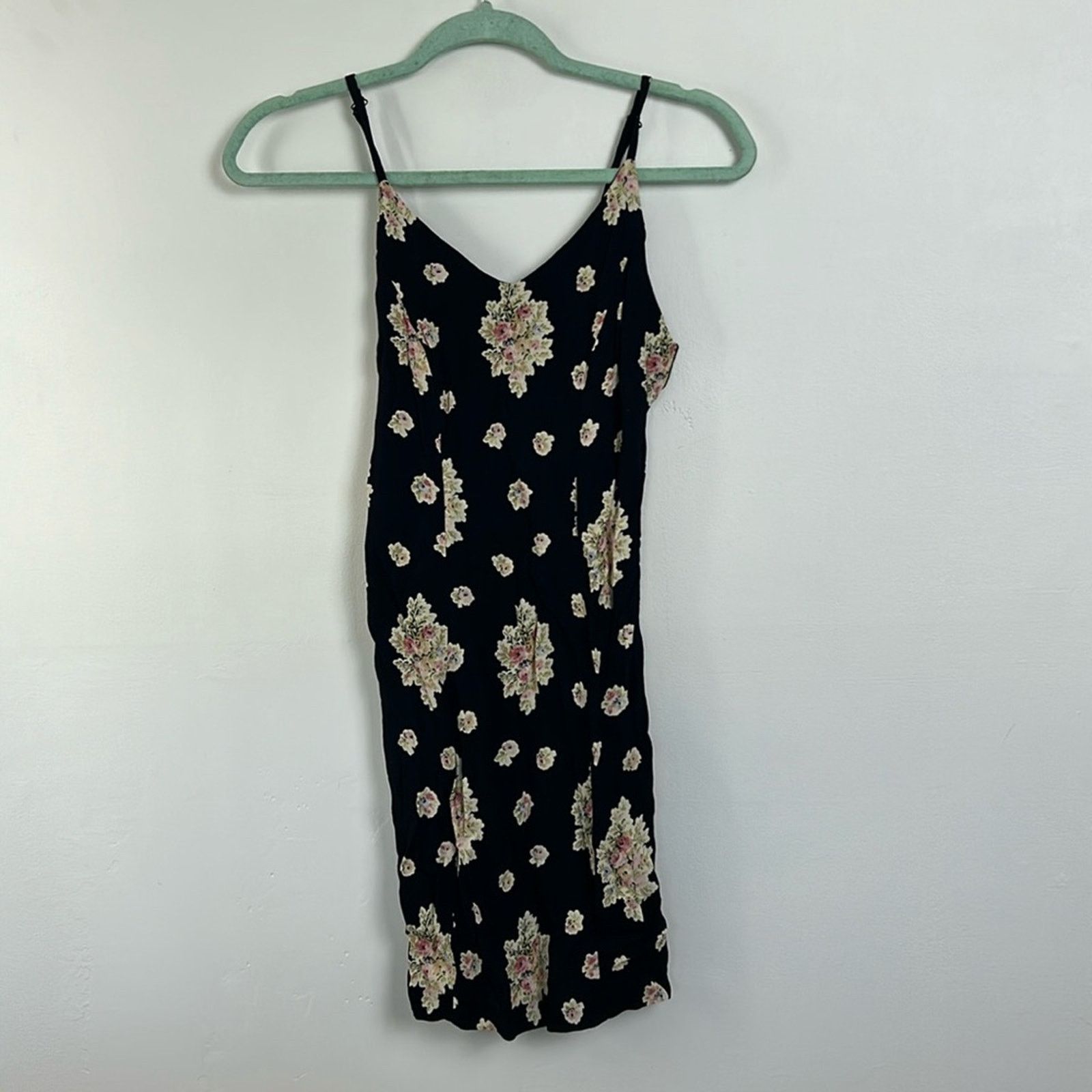 Betsey Johnson Dress Size M shops Black Embroidered Dress