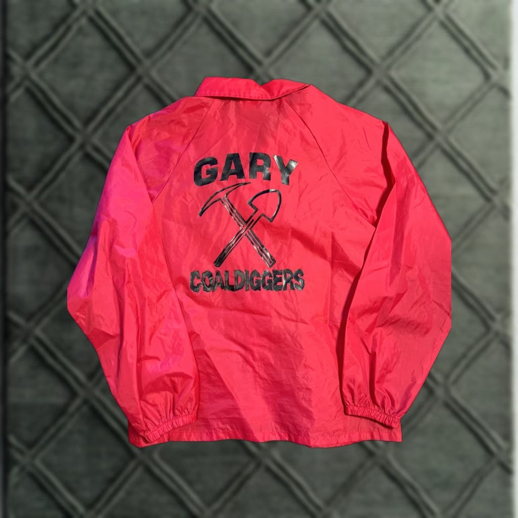 Vintage VINTAGE Gary High School Coaldiggers West Virginia Red Windbreaker Jacket Medium Mens M Red Windbreaker School 90s Size US M / EU 48-50 / 2 - 1 Thumbnail