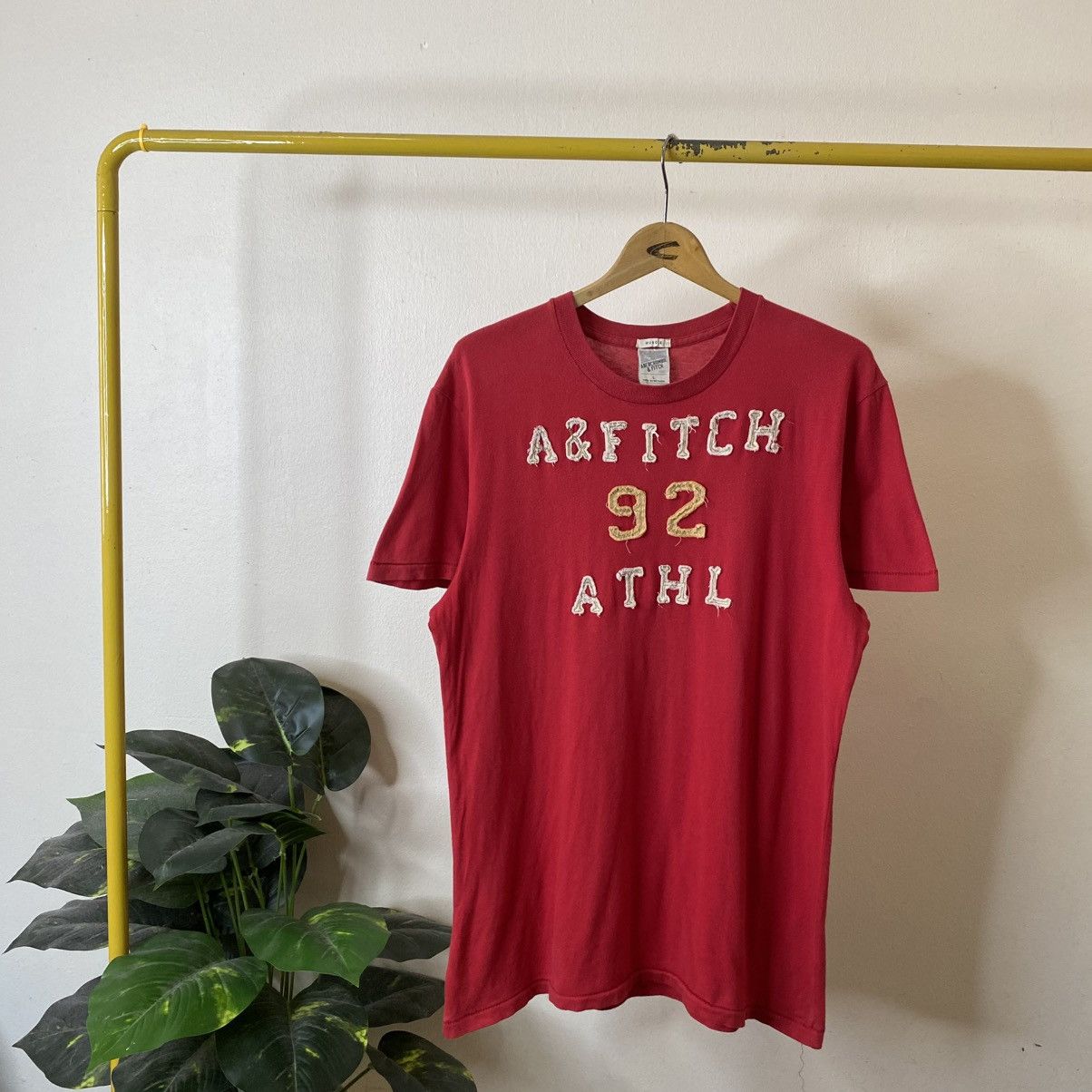 Abercrombie & Fitch Vintage Y2K Abercrombie & Fitch T Shirt Size US L / EU 52-54 / 3 - 1 Thumbnail
