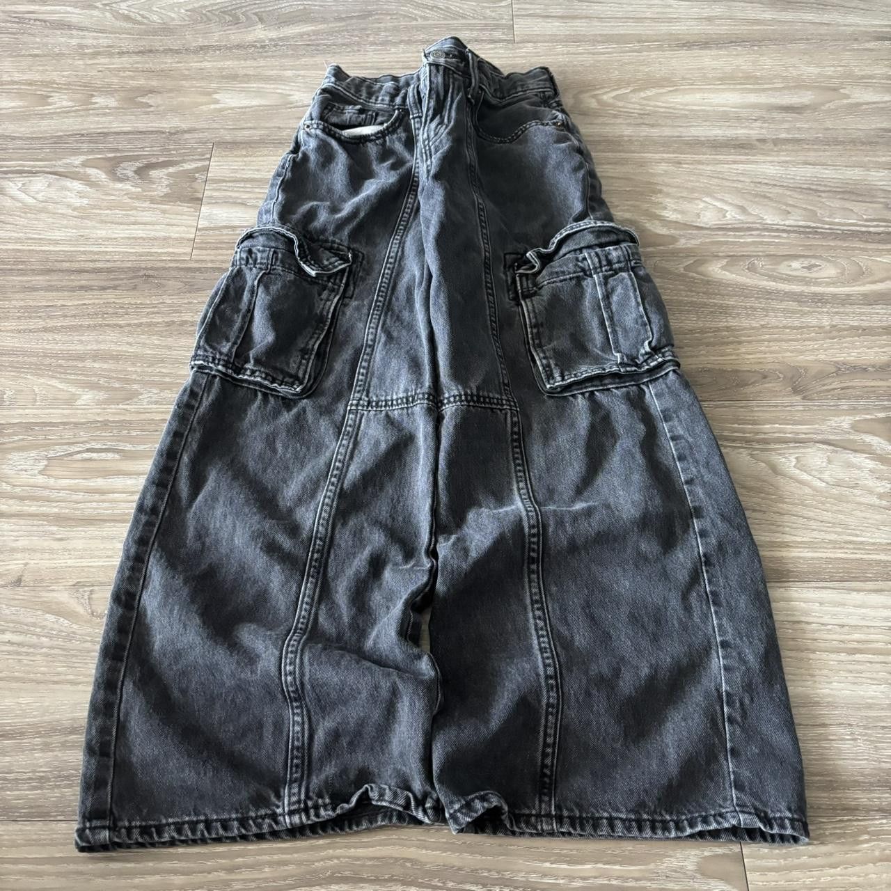 Vintage Crazy Vintage Y2K/2000s Baggy Faded Black Boys Skater Style Cargo Denim Jeans! Size US 26 / EU 42 - 1 Thumbnail
