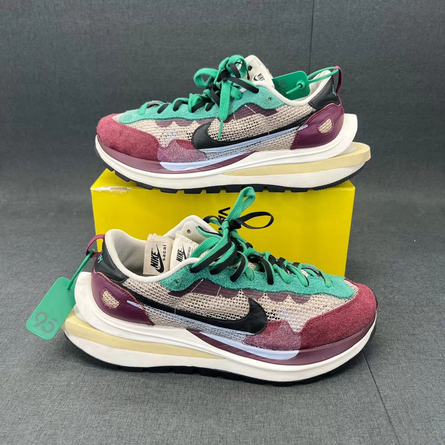 Sacai sacai vaporwaffle burgundy 46 like new original box Size US 13 / EU 46 - 3 Thumbnail