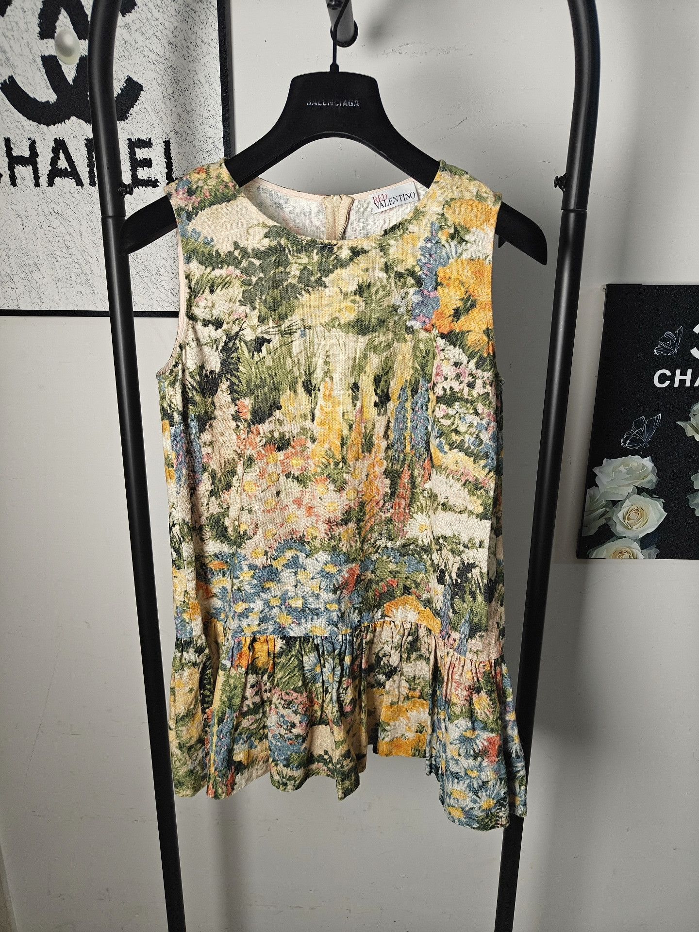 Valentino Valentino Floral White T-Shirt XL Women Size XL / US 12-14 / IT 48-50 - 1 Thumbnail