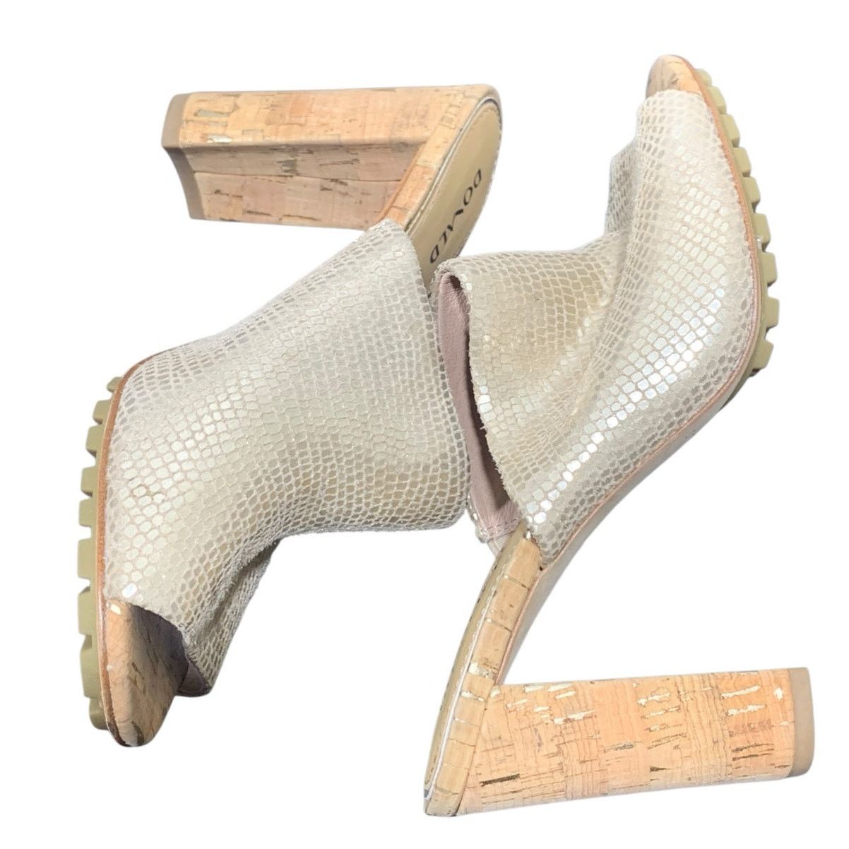 Donald Pliner Donald Pliner Sukari-PM Sandal Pebble Metalic Platino HEEL Size US 5 / IT 35 - 3 Thumbnail