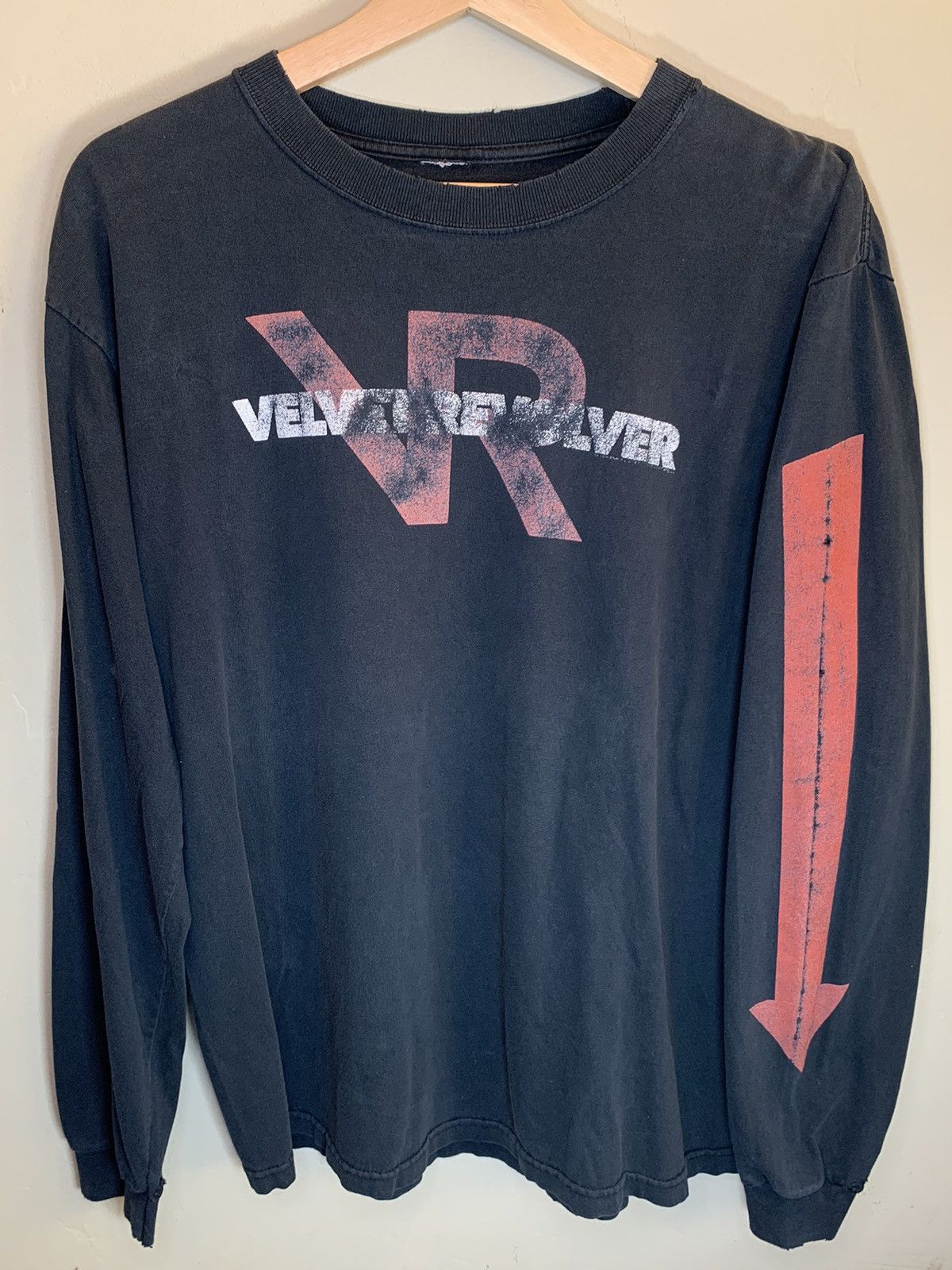 Band Tees *RARE* Vintage Velvet Revolver Contraband Art Faded LS Shirt Size US L / EU 52-54 / 3 - 1 Thumbnail