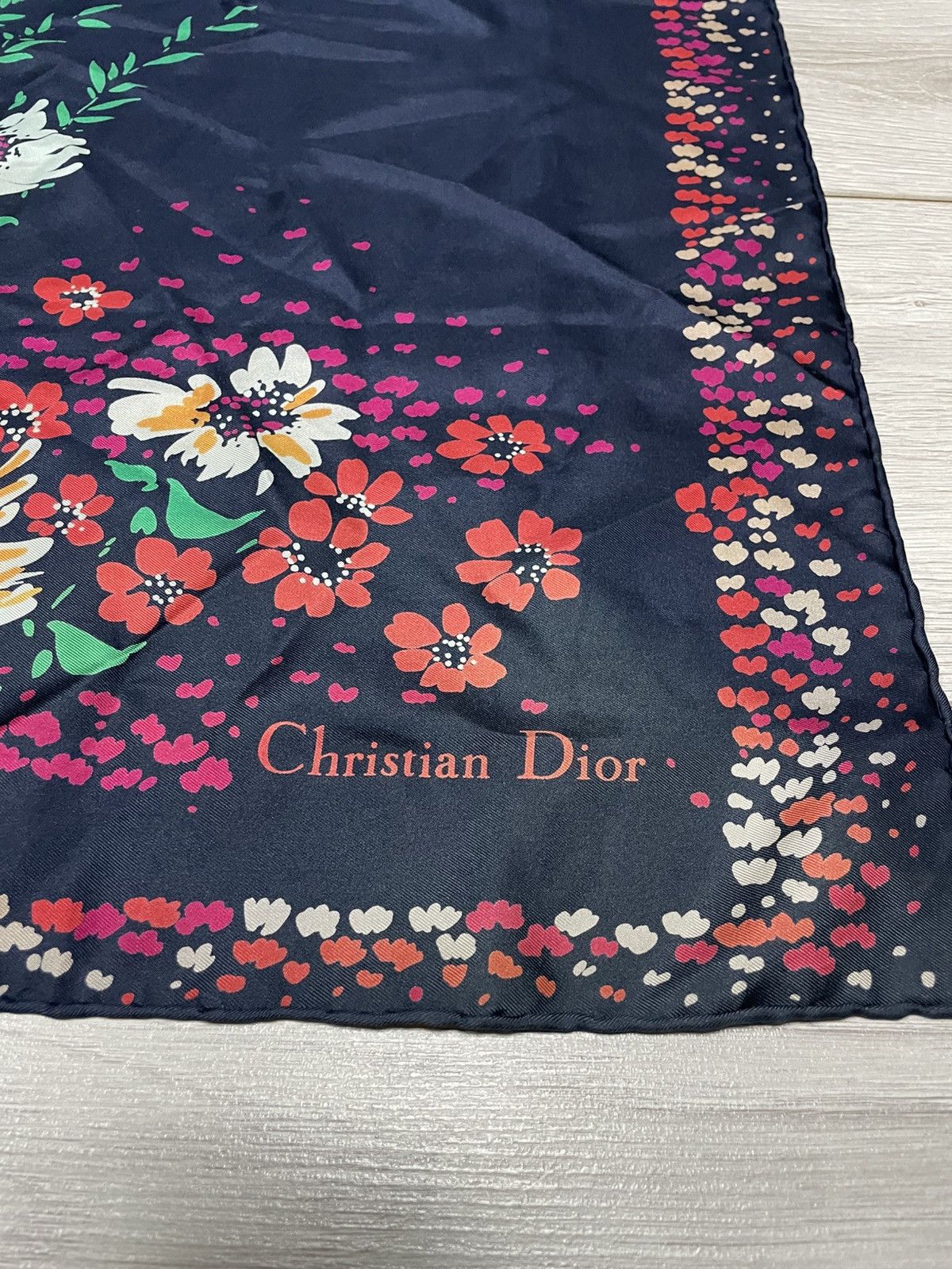Christian Dior Monsieur Christian Dior flowers 💐 vintage silk floral France scarf Size ONE SIZE - 5 Thumbnail