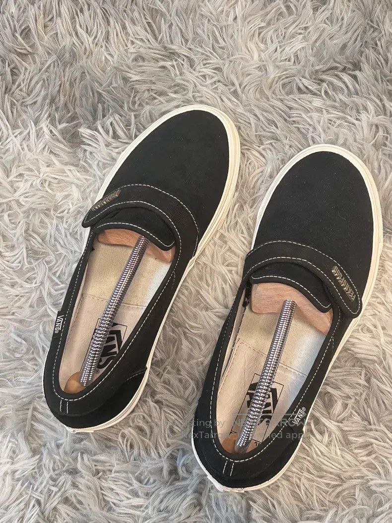 Fear of God Fear of God Co-branded black and silver graduation items Size US 10 / EU 43 - 2 Thumbnail