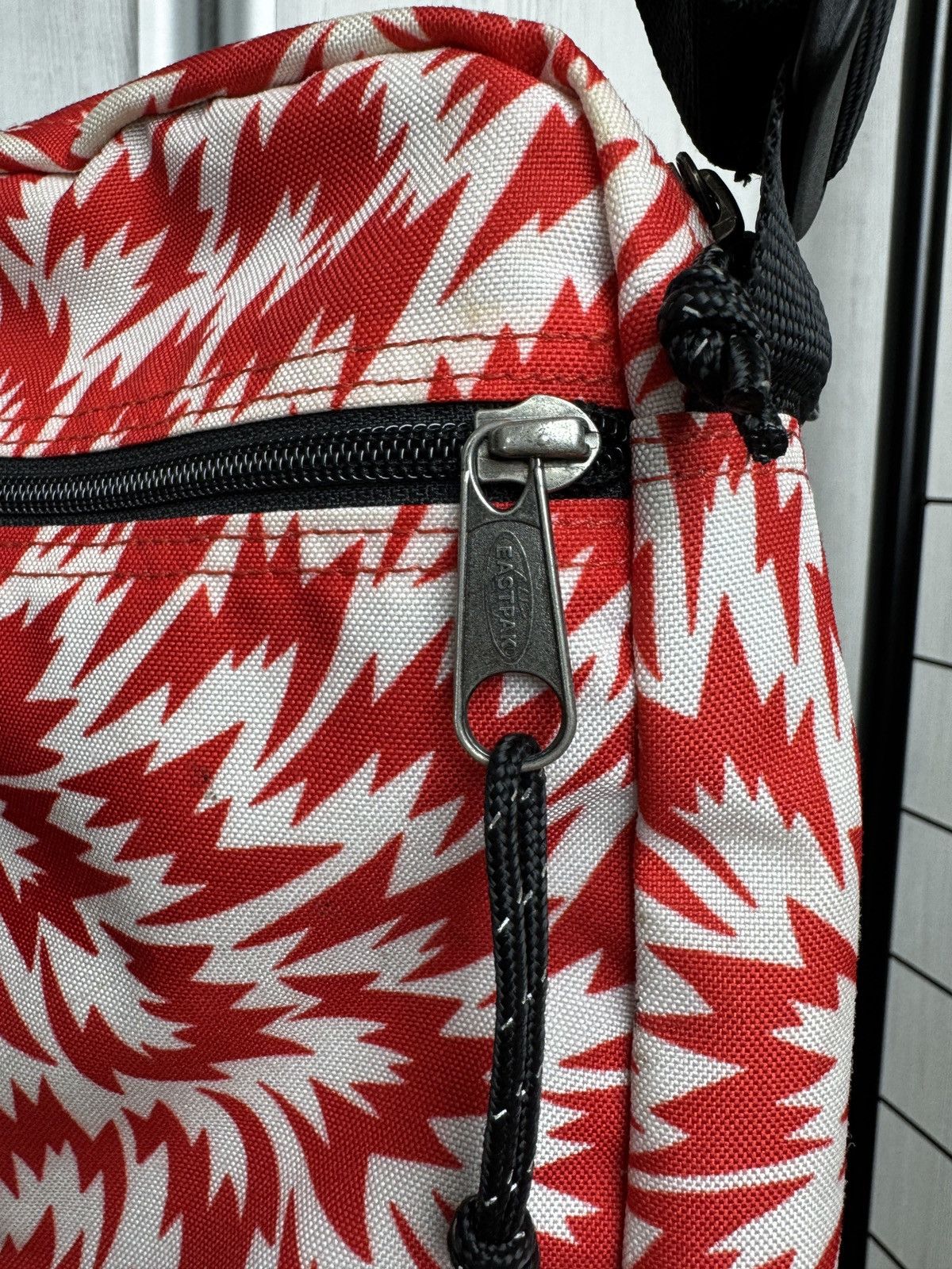 Eastpak Eastpak x Eley Kishimoto red monogram crossbody bag Size ONE SIZE - 7 Thumbnail