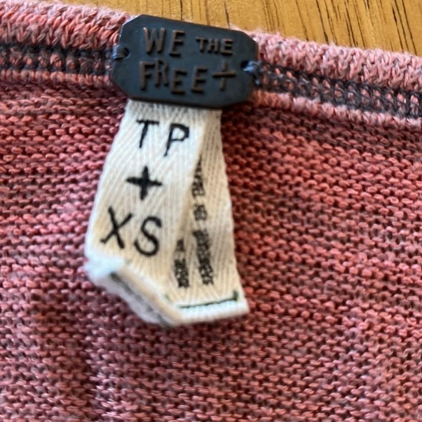 Free People We The Free long sleeved partial button up shirt, size Small Size S / US 4 / IT 40 - 2 Thumbnail