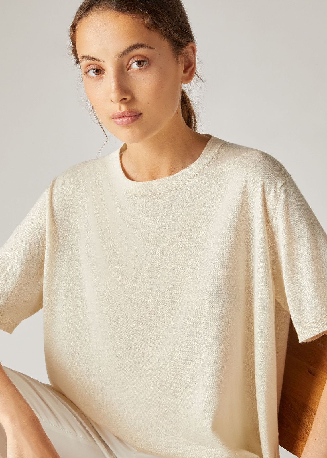 Loro Piana o1srvl11e0825 FAM7851 Val Dorcia Crewneck T-Shirt Off White Size S / US 4 / IT 40 - 2 Thumbnail
