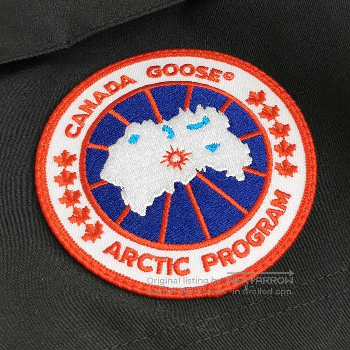 Canada Goose Canada Goose L Hooded Fur Collar Logo Down Jacket. Size US L / EU 52-54 / 3 - 1 Thumbnail