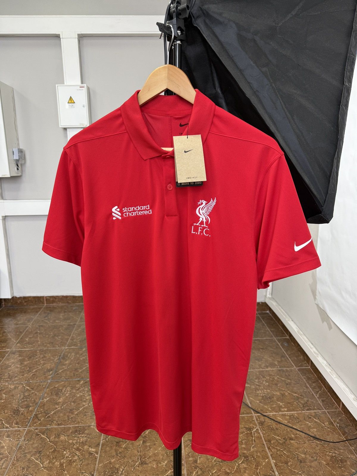 Nike ❗️NEW 🏴󠁧󠁢󠁥󠁮󠁧󠁿 2023 Nike Liverpool LFC Standard Chartered Polo T-Shi Size US M / EU 48-50 / 2 - 1 Thumbnail