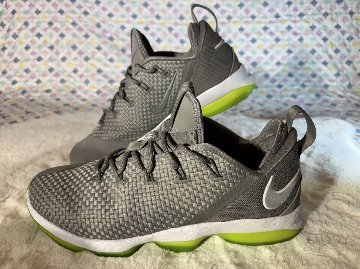 Nike LJ 23 size 12 very nice