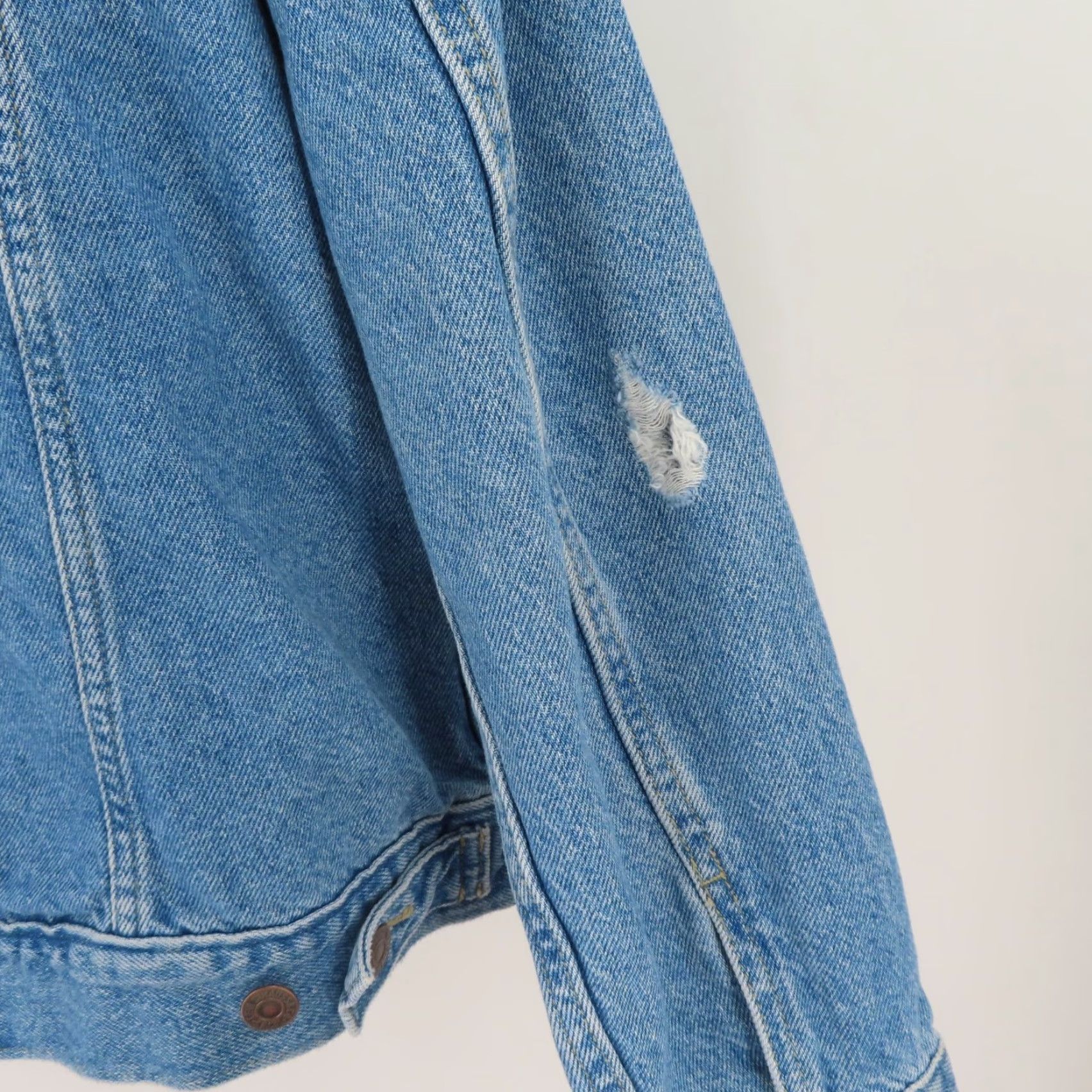 Levi's Levis Womens Medium Ex Boyfriend Trucker Jacket Blue Denim Jean Distressed NEW Size 32" / US 10 / IT 46 - 6 Thumbnail