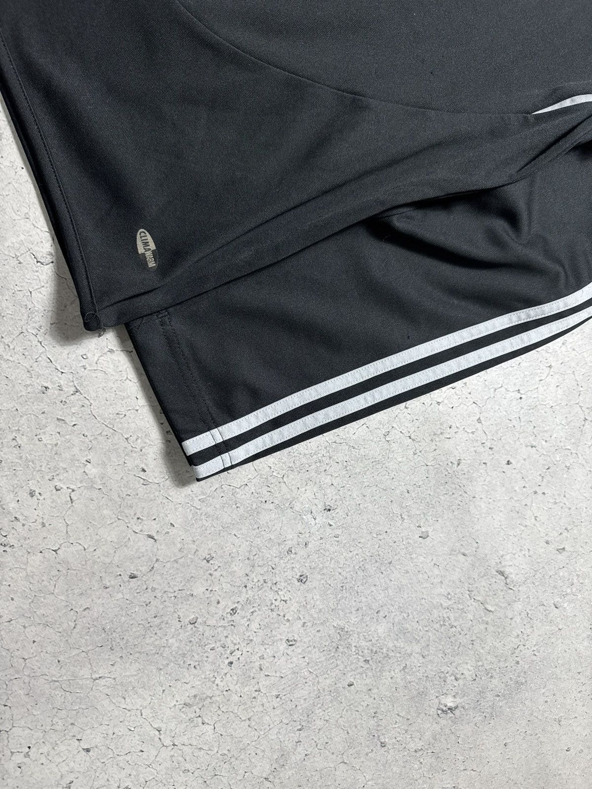 Adidas Adidas FC Liverpool Vintage Football Sweatshirt Black Size US S / EU 44-46 / 1 - 3 Thumbnail
