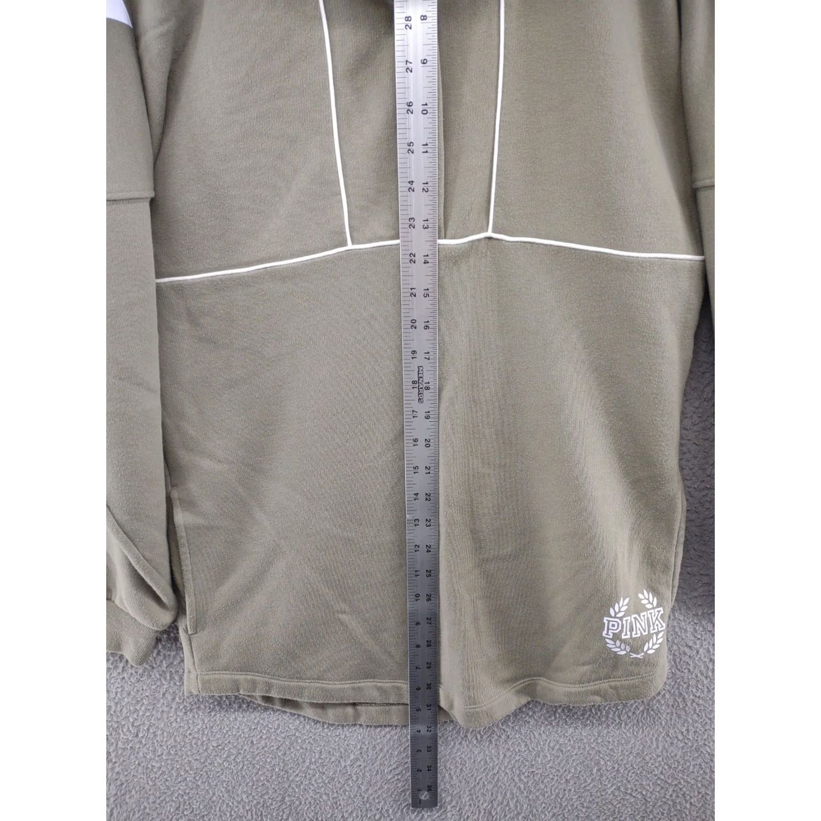 Victoria's Secret Victoria's Secret LOVE PINK Spell Out Sweatshirt XS Adult Women Long Sleeve Pullover Multicolor 60% Cotton 40% Polyester Dog Theme Loose Fit Cardigan? Size XS / US 0-2 / IT 36-38 - 7 Thumbnail