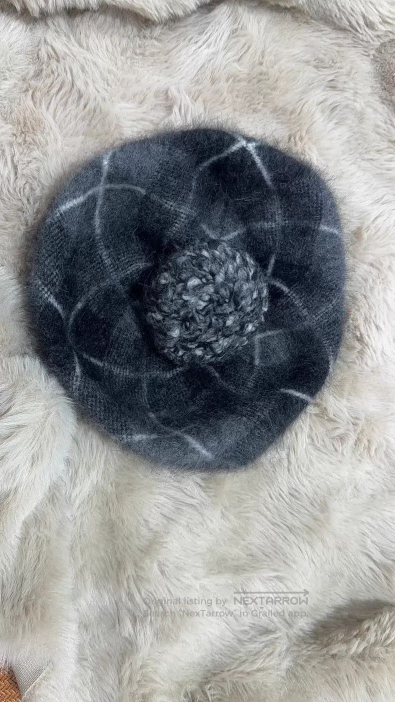 Vivienne Westwood Vivienne Westwood Gray Plaid Furry Beret Size ONE SIZE - 7 Thumbnail