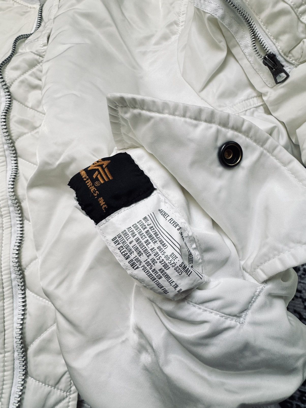 Alpha Industries Alpha Industries Bomber Jacket Size S reverse y2k vintage Size US S / EU 44-46 / 1 - 6 Thumbnail