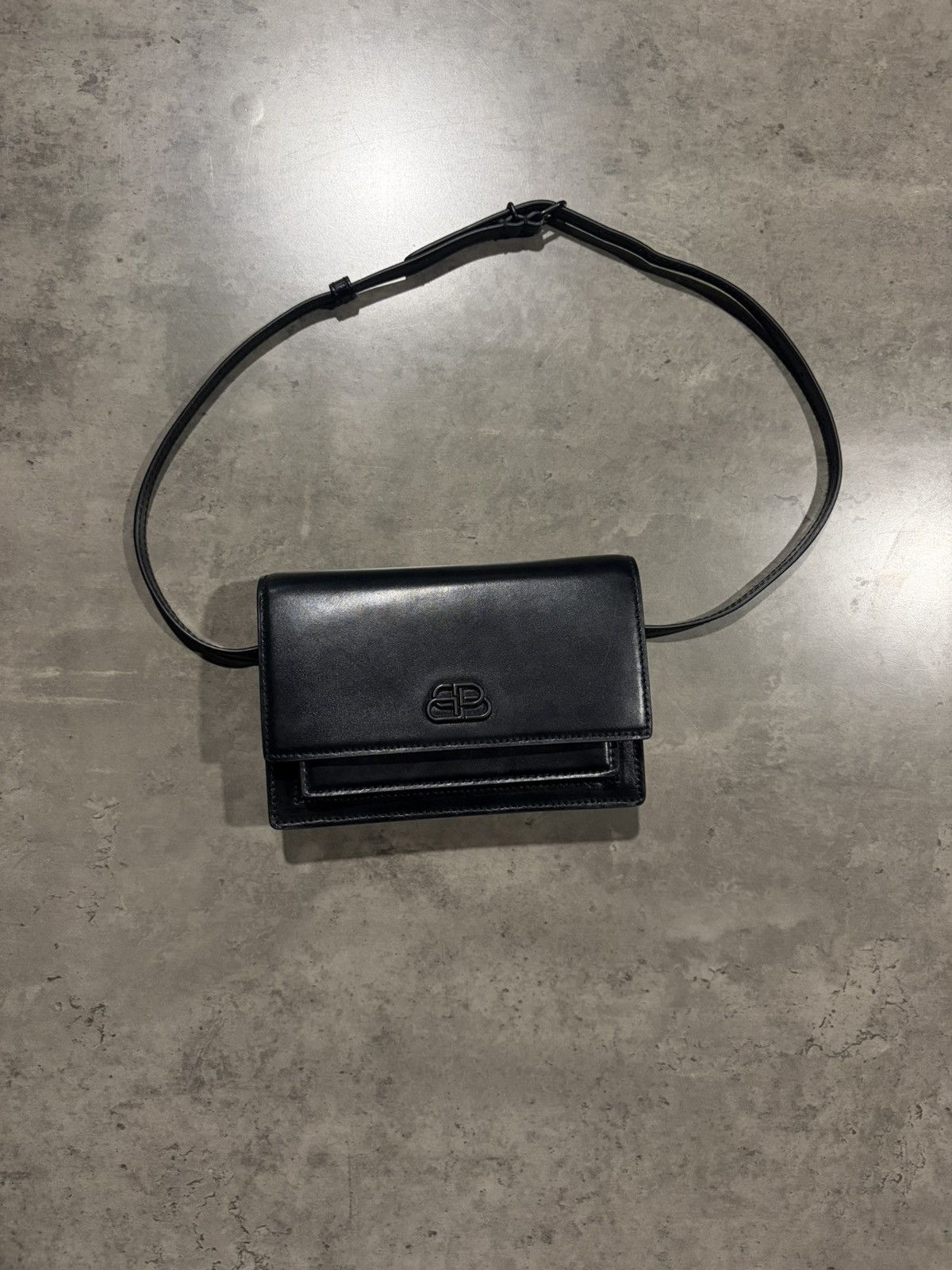 Balenciaga balenciaga iterlock bag / pounch Size ONE SIZE - 1 Thumbnail