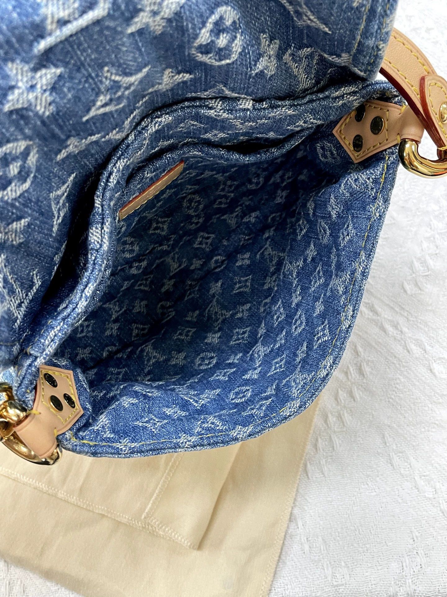 Louis Vuitton Louis Vuitton Denim Ingot Bag Sunset with dust bag Size ONE SIZE - 6 Thumbnail