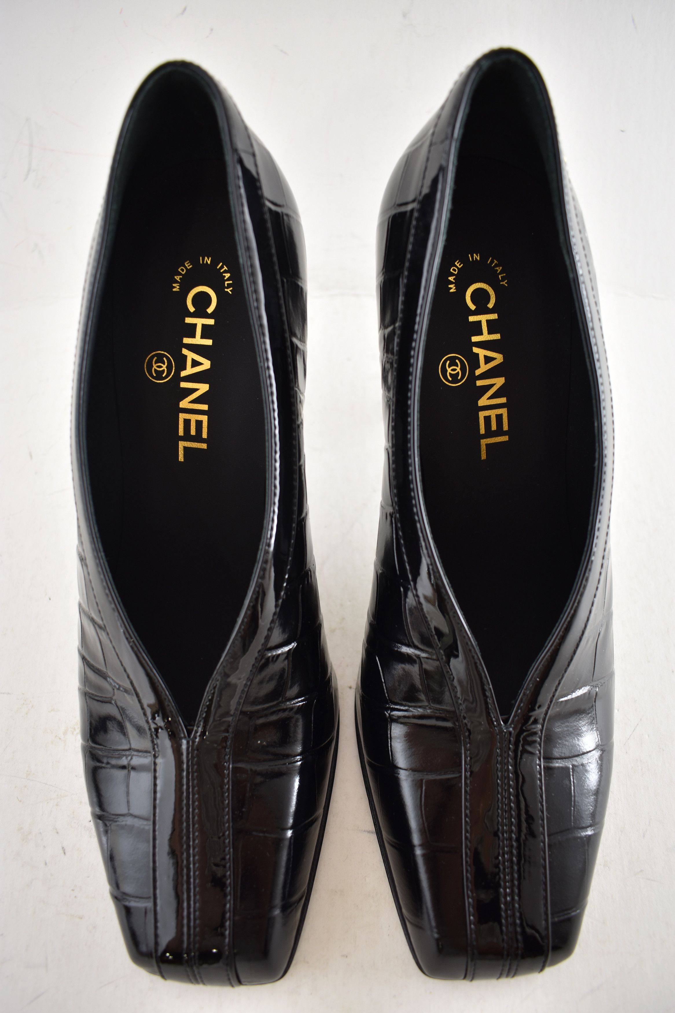 Chanel Chanel 26S Black Crocodile Croc Patent CC Logo Heel Pump 39 Size US 9 / IT 39 - 14 Thumbnail