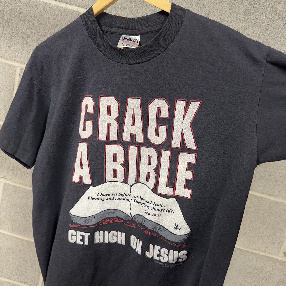 Vintage 90s Faded Crack A Bible Get High On Jesus Shirt ERD Grunge Size US L / EU 52-54 / 3 - 8 Thumbnail