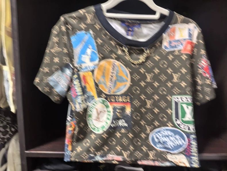 Louis Vuitton LV Monogram Japan Limited T-shirt Size US M / EU 48-50 / 2 - 1 Thumbnail