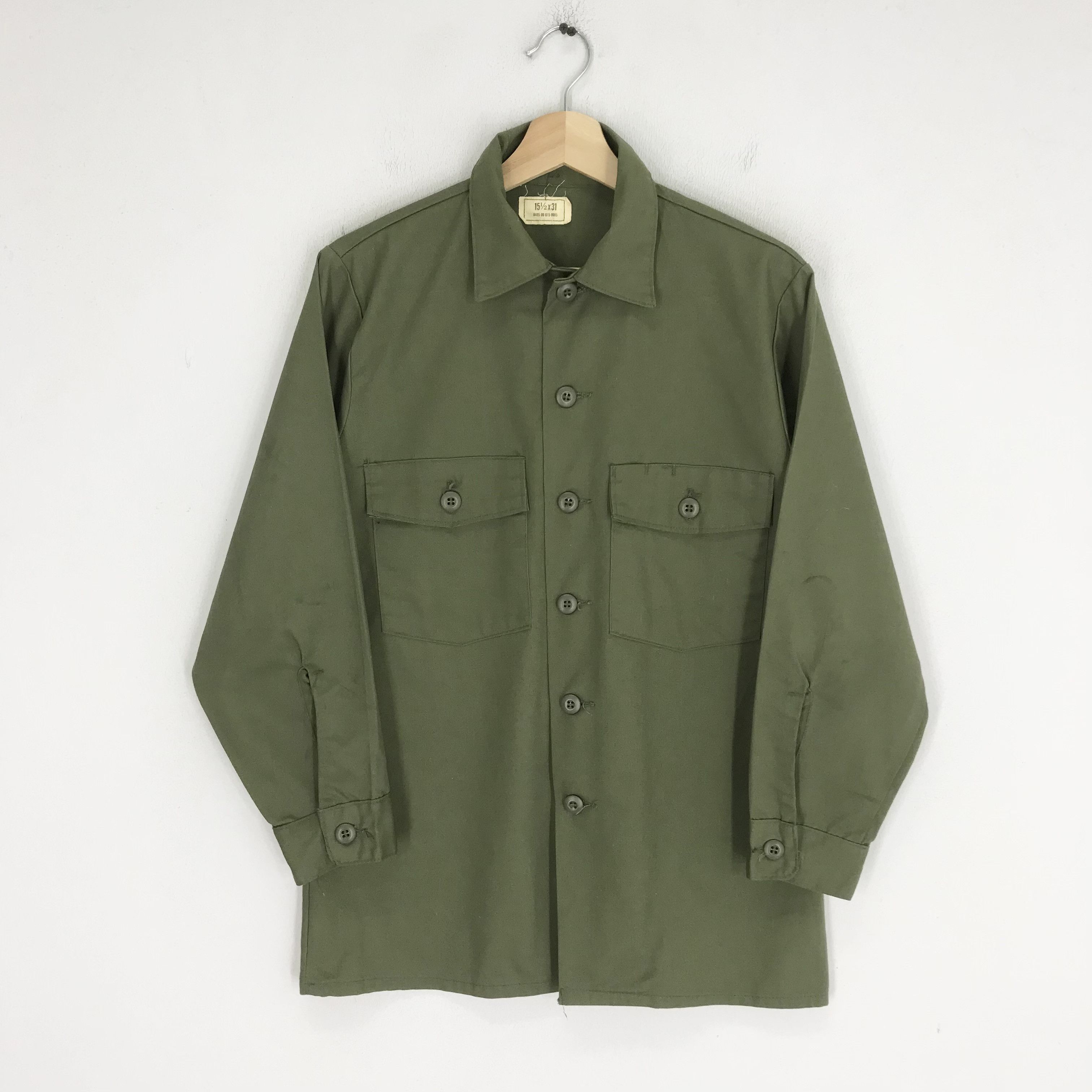 Vintage Vintage Olive Green Fatigue Us Army Green Button Down Shirt Size US M / EU 48-50 / 2 - 1 Thumbnail