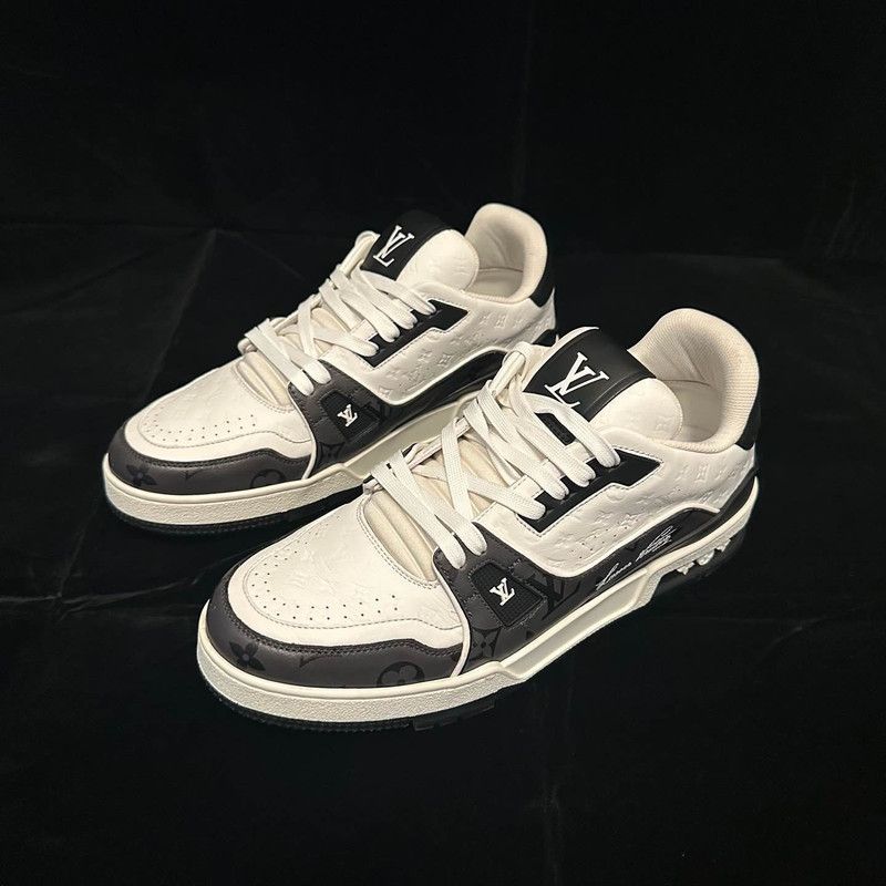 Louis Vuitton Louis Vuitton Trainer Low-Top Fashion Sneakers 0079 Size US 9 / EU 42 - 1 Thumbnail