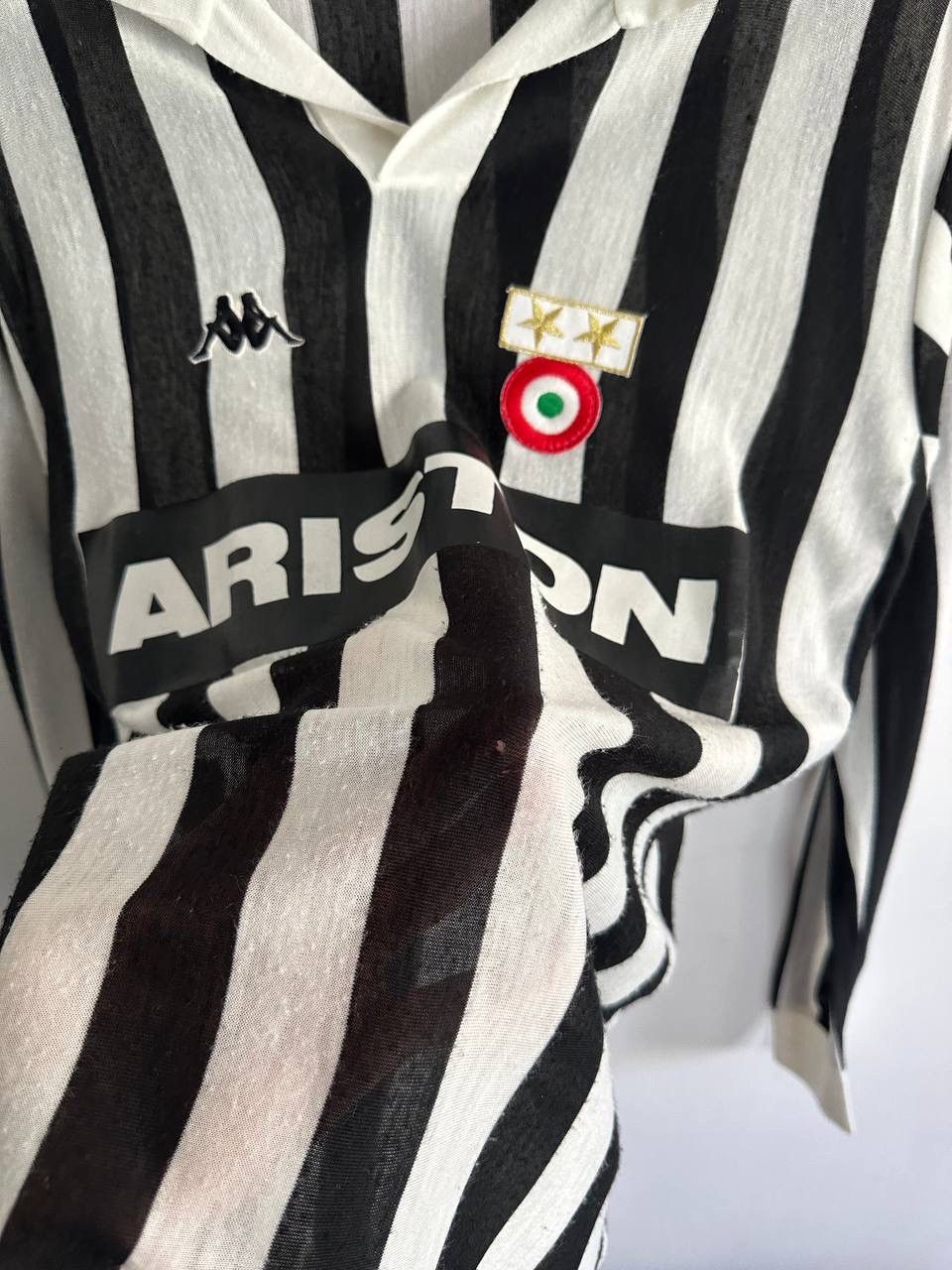 Kappa Kappa Juventus 1983/84 Home Jersey Football Shirt #9 Ariston Size US L / EU 52-54 / 3 - 9 Thumbnail