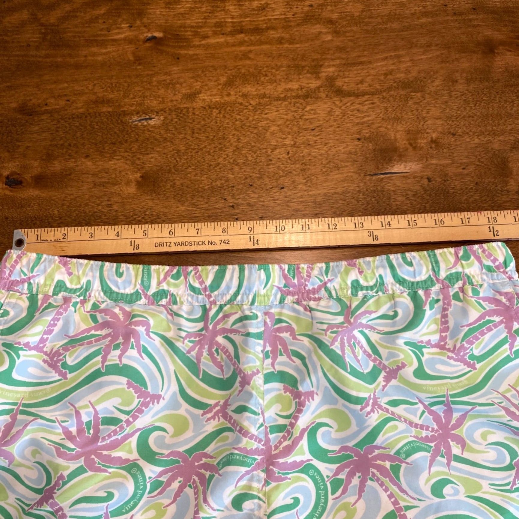 Vineyard Vines Vineyard Vines Swim Trunks Mens Large Floral Palm Trees Lined Beach Shorts Bottom Multicolor Beach Mens L Size US 33 - 5 Thumbnail