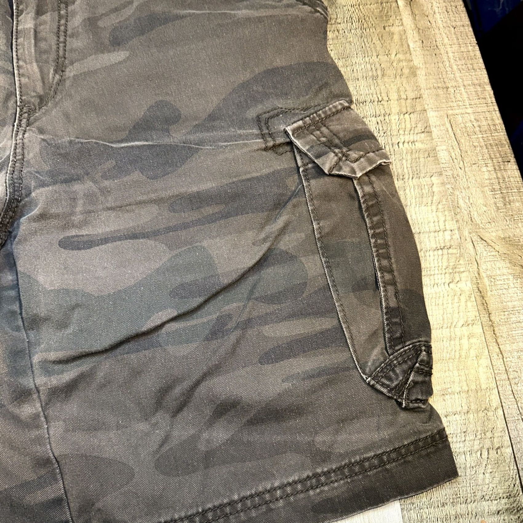 Union LA VINTAGE Men’s Union Bay Cargo Shorts Baggy brown 38 Cargo Mens Size US 38 / EU 54 - 4 Thumbnail